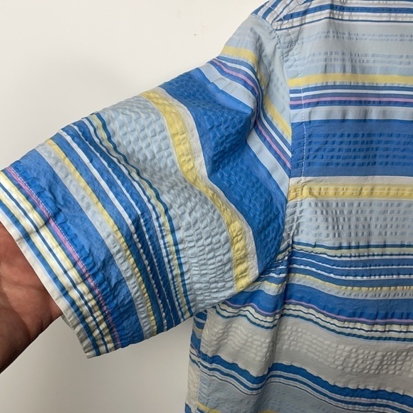 LANDS' End Pastel Striped, Casual Button Down Shirt, Size Medium - Picture 4 of 6